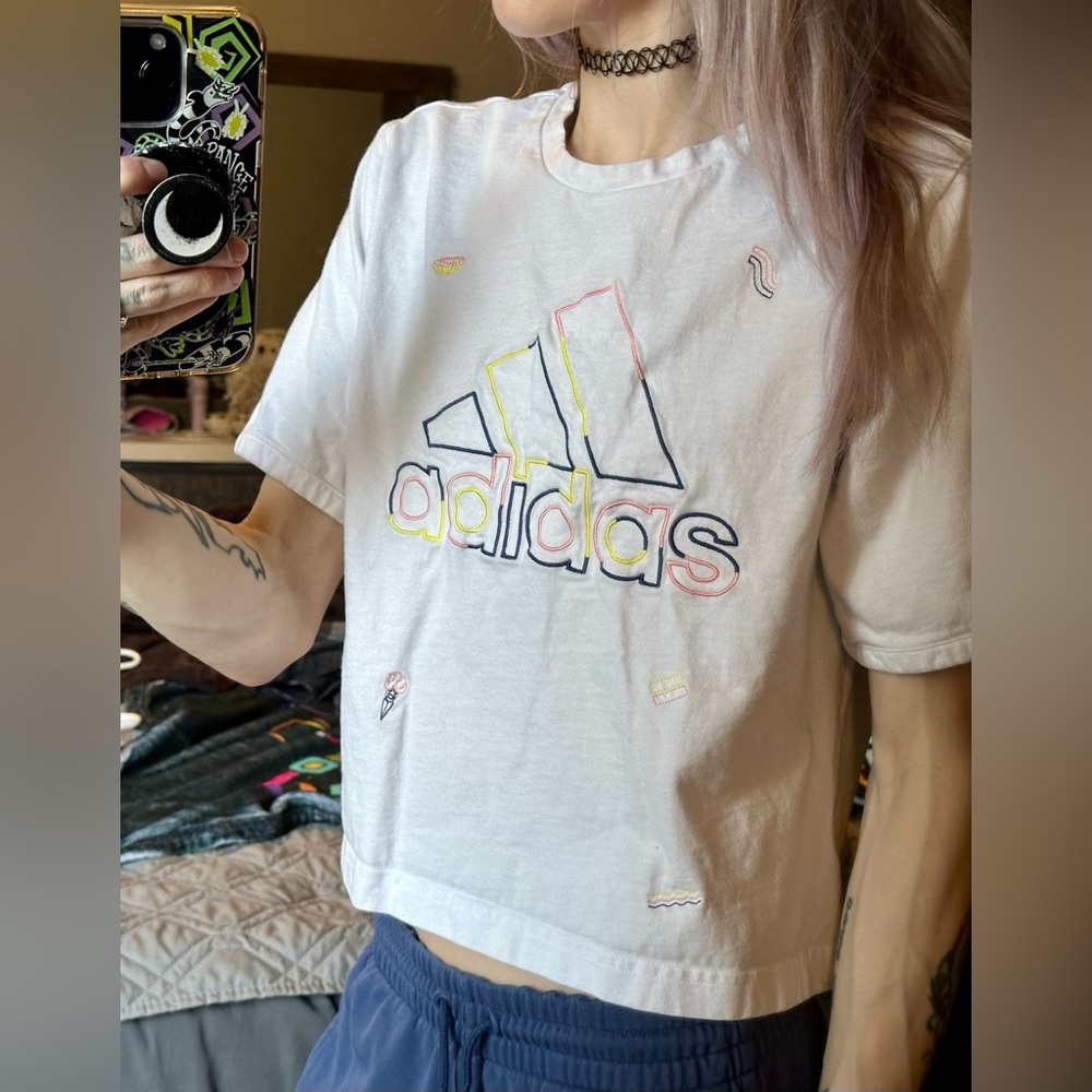 Adidas Original Global Citizens Embroidered Logo Cropped White Tee - Picture 4 of 11